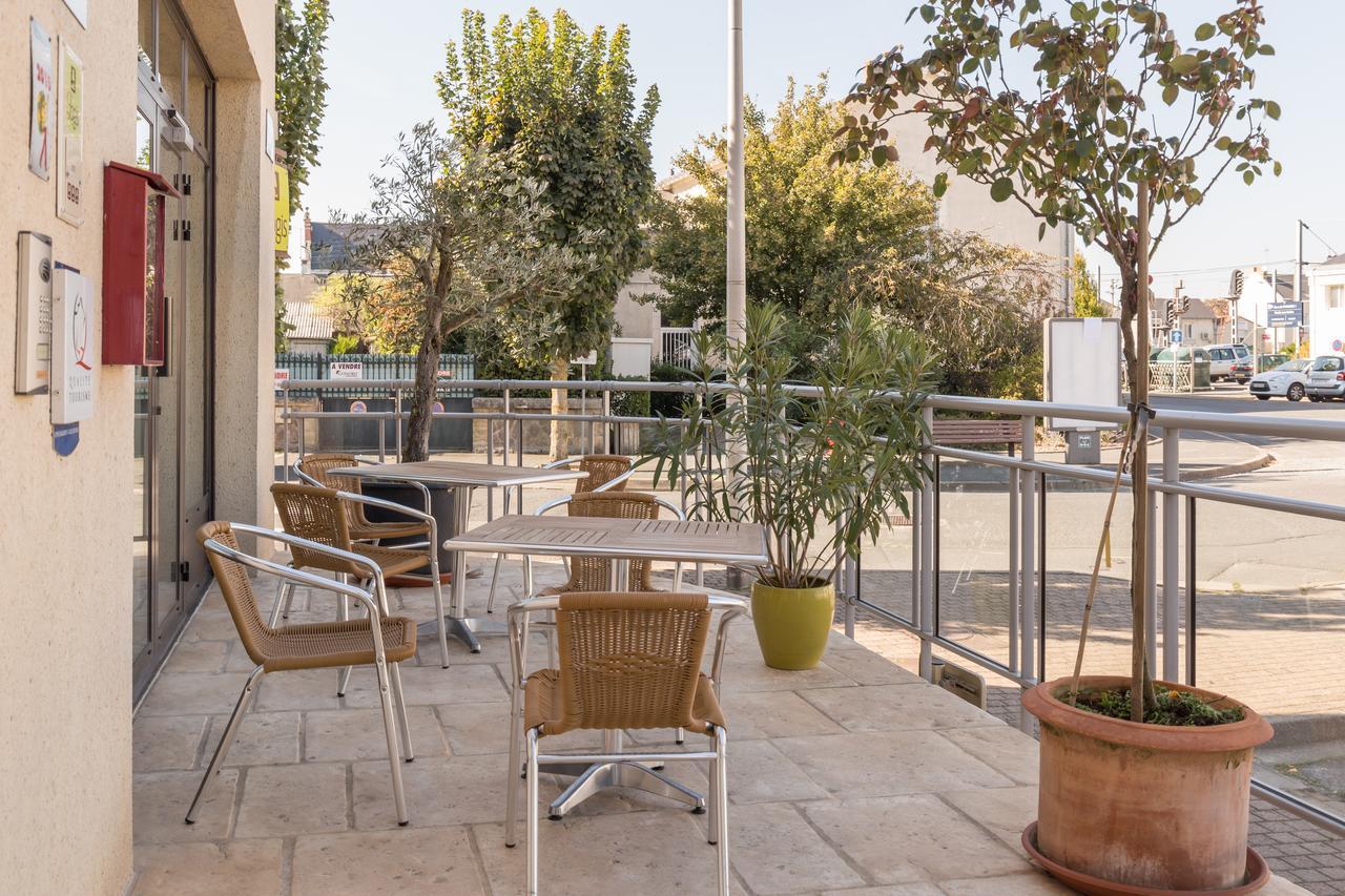 Hotel De La Gare Thouars Exterior photo